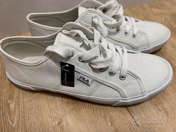 Scarpe ,marca “Fila”,bianche