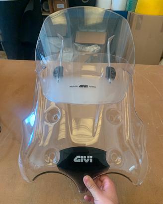 Cupolino v85tt givi airflow regolabile
