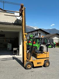 Muletto caterpillar v30d