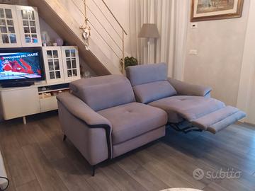 Divano due posti grandi con 1 chaise longue 
