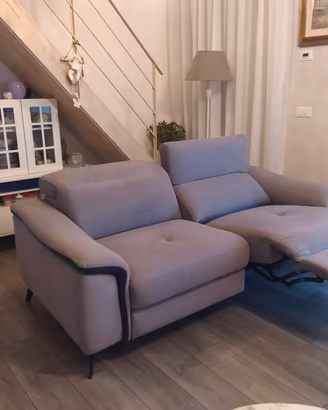 Divano due posti grandi con 1 chaise longue 