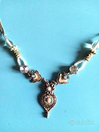 Collier floreale smalto e strass. 