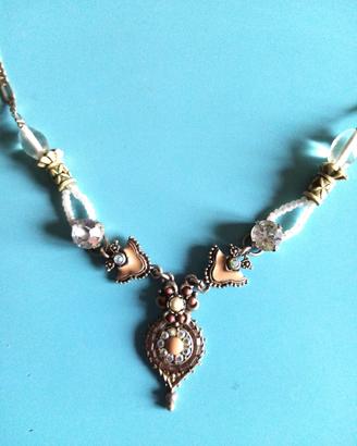 Collier floreale smalto e strass. 