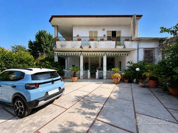 s1 - villa da ristrutturare con 650mq di giardino