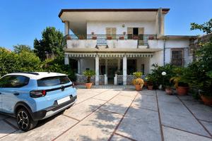 s1 - villa da ristrutturare con 650mq di giardino