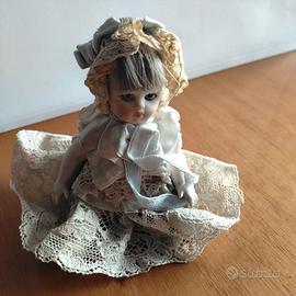 Bambola in Porcellana Vintage in Miniatura 10 cm 