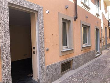 Immobile di 50 m² con 1 locale a Seregno