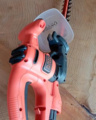 tagliasiepi elettrico black Decker 