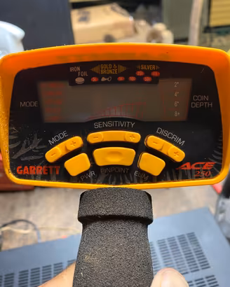 Metal detector