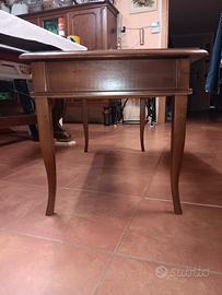 tavolino con vetro  in stile