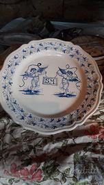 Set di tre piatti grandi in maiolica Deruta