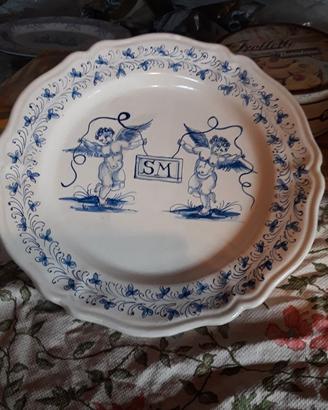 Set di tre piatti grandi in maiolica Deruta