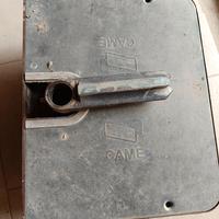 Cassa portamotore per cancello automatico