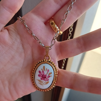 Collana vintage medaglione porcellana