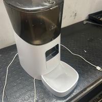 Distributore croccantini automatico cani e gatti