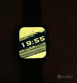 Smartwatch nero molto utile 