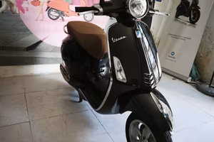 Piaggio Vespa 50 Primavera NERO LUCIDO