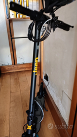 Monopattino jeep come nuovo