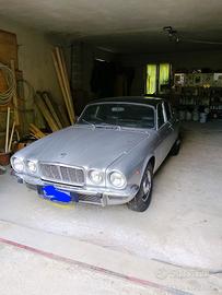 ricerco ricambi Jaguar 