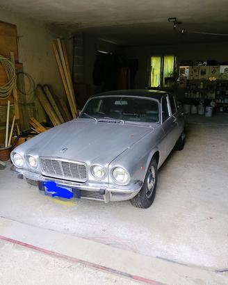 ricerco ricambi Jaguar 