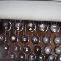 MACCHINA SCRIVERE OLIVETTI LETTERE22 CHIOCCIOLA