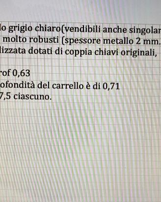 N.2 Carrelli in metallo per officina o laboratorio