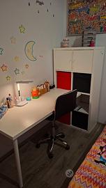 Scrivania e scaffale ikea
