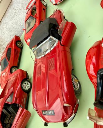 Jaguar XK.E 1:16 polistil die-cast