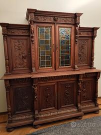 Credenza umbertina a doppio corpo