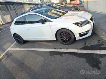 Seat Leon FR 2.0 TDI 150cv – 3 porte – Distribuzio
