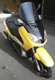 Yamaha X-Max 250