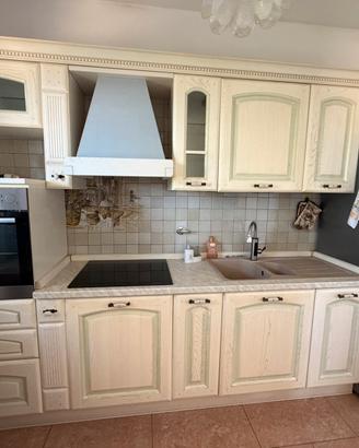 Cucina in legno completa