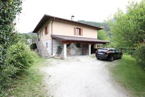 VILLA SINGOLA A VILLA SANTINA