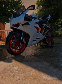 Ducati panigale V2