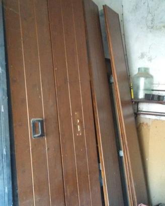 portone sezionale in legno