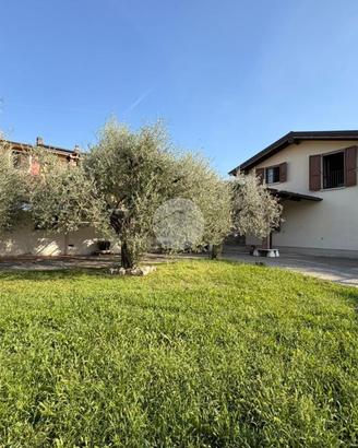 PORZIONE DI BIFAMILIARE A GUSSAGO