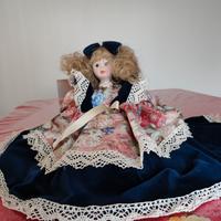 Bambola in porcellana