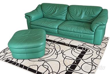 Divano e pouf in ecopelle