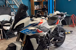 BMW S1000XR