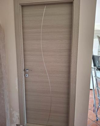 3 porte due scorrevoli  e una a battente