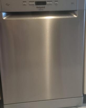 Lavastoviglie Ariston 14 coperti motore inverter