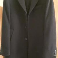 Cappotto nero sfiancato 3 bottoni