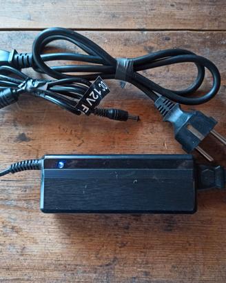 Alimentatore switching 12V 5A con cavo