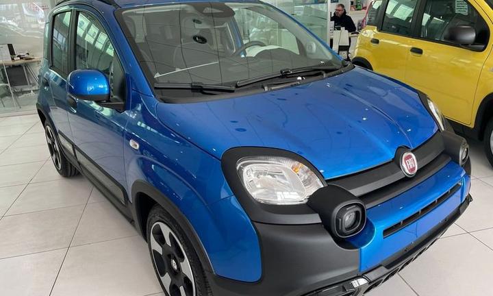 FIAT Panda 1.0 FireFly S&S Hybrid Pandina PRO...