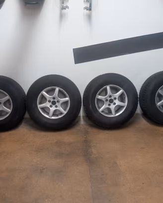 Cerchi OZ Saturn 15 pollici con gomme BF Goodrich