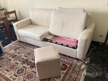 Divano letto + poltrona + pouf