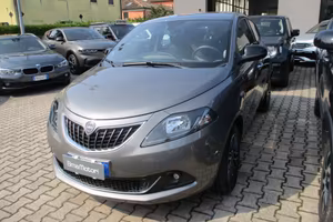 Lancia Ypsilon 1.0 firefly hybrid Platino s&s 70cv