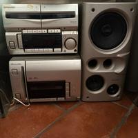 HiFi Pjoneer con Carica 50 cd e 2 casse