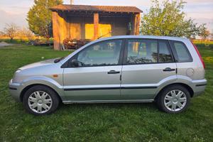 Ford Fusion 1.4 TDCi 5p con gancio traino