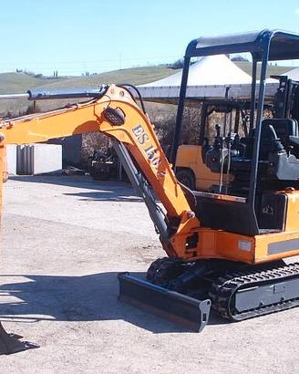 Miniescavatore usato EUROCOMACH ES150.2